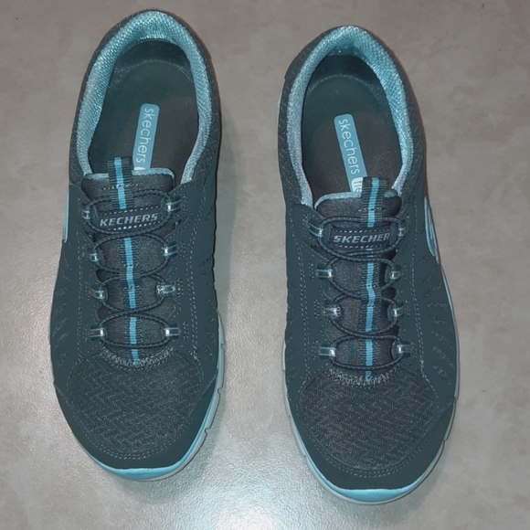 Easy Spirit. Size 6. - Picture 2 of 7